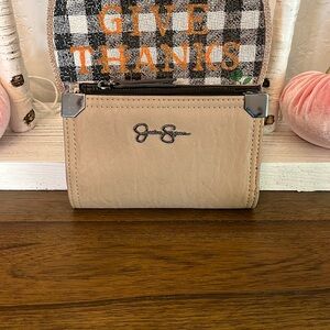 Jessica Simpson wallet